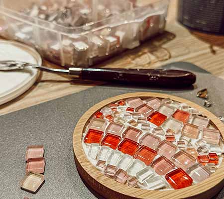 DIY-Mosaik-Untersetzer beim Workshop von zehn null zwo in Düsseldorf