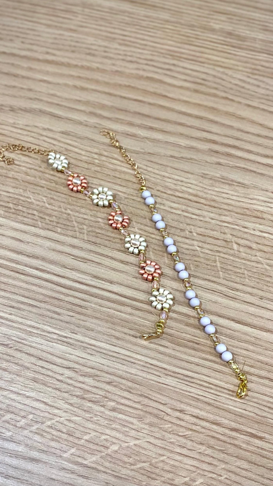 Perlenarmbänder DIY Schmuck Blumenmuster handgemacht Kreativstudio Düsseldorf