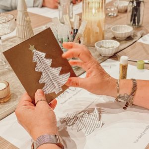 Selbst gestaltete Weihnachtskarten beim Weihnachtskarten-Workshop von zehn null zwo in Düsseldorf