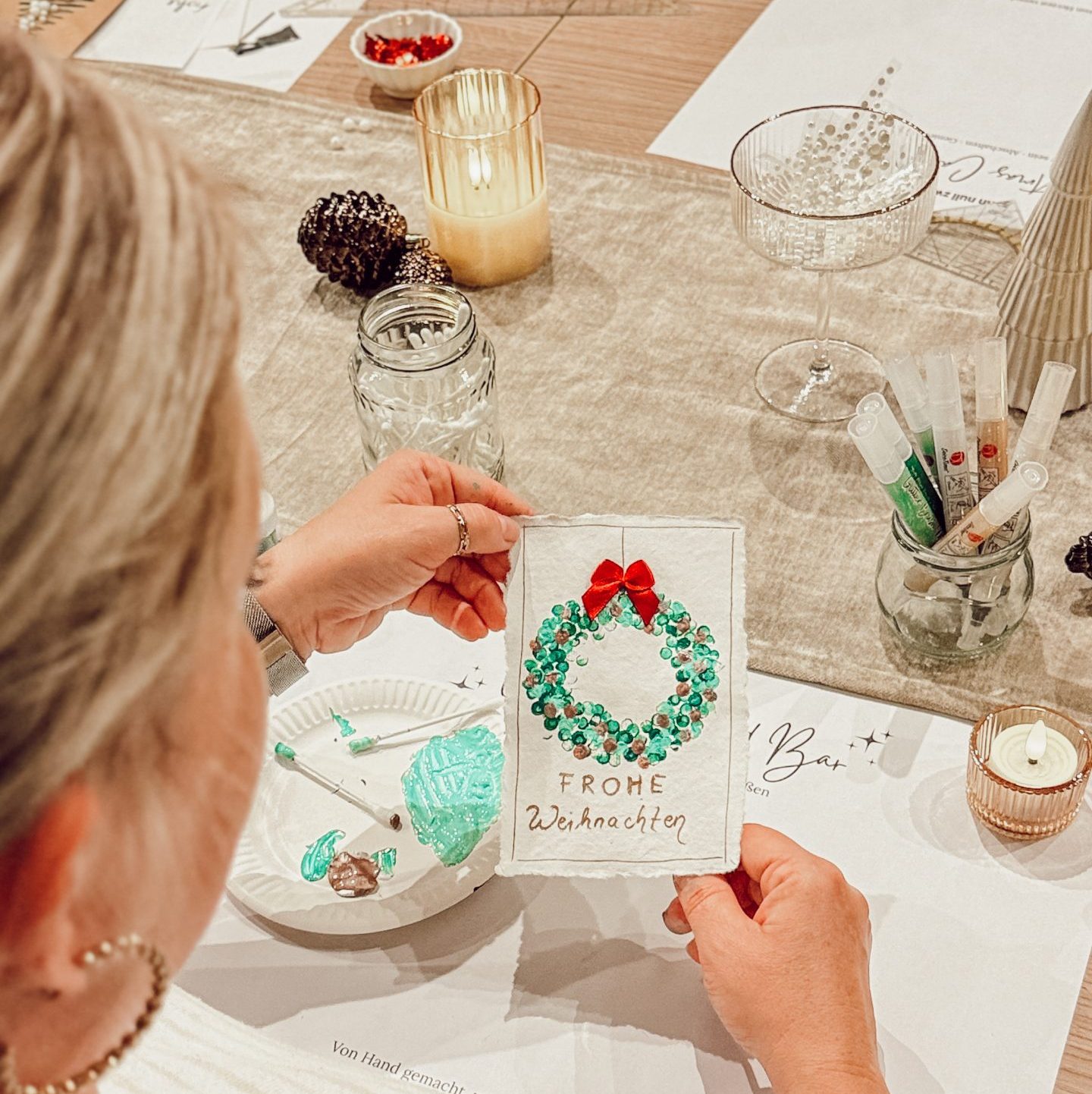Selbst gestaltete Weihnachtskarten beim Weihnachtskarten-Workshop von zehn null zwo in Düsseldorf