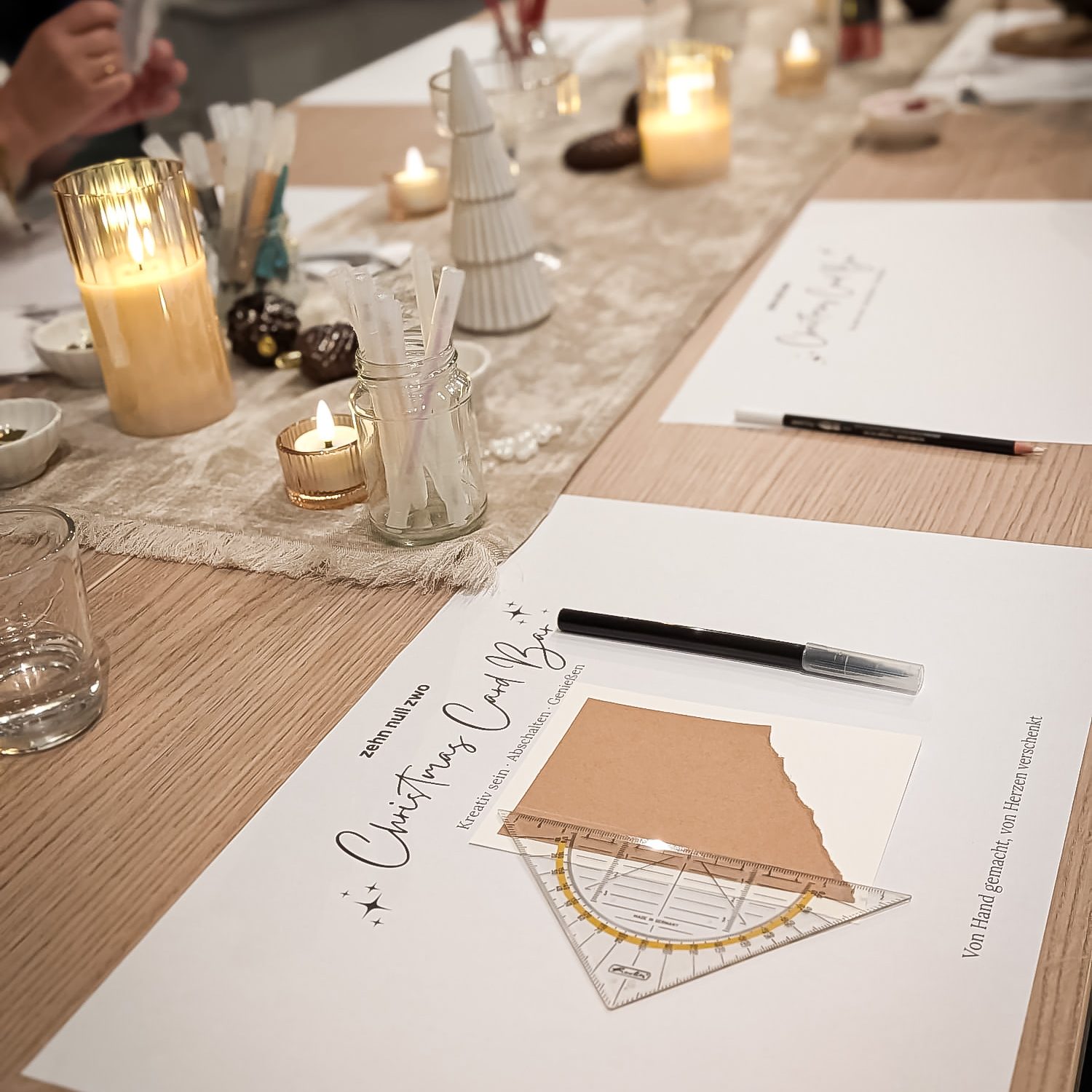 Selbst gestaltete Weihnachtskarten beim Weihnachtskarten-Workshop von zehn null zwo in Düsseldorf